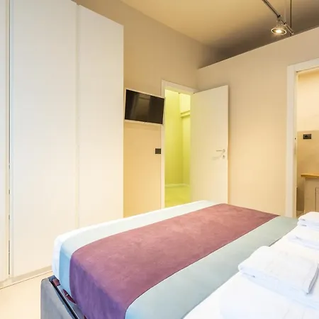 לינה וארוחת בוקר Splendida By Casa Da מילאנו